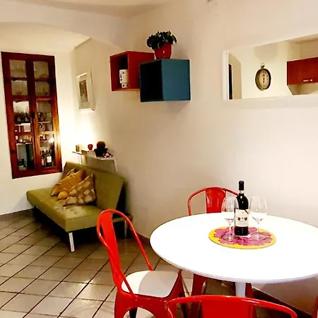 La Petite - *